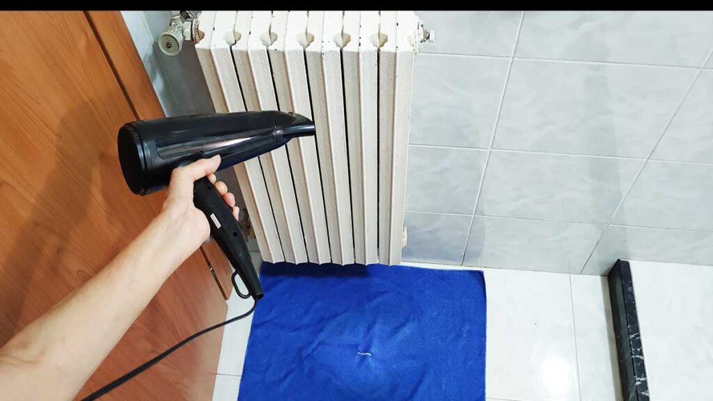 Come spolverare i termosifoni con un phon ogni settimana