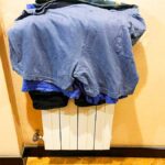 Perché il bucato puzza quando lo asciughiamo sul termosifone