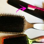 Come pulire le spazzole per capelli a secco con rimedi naturali
